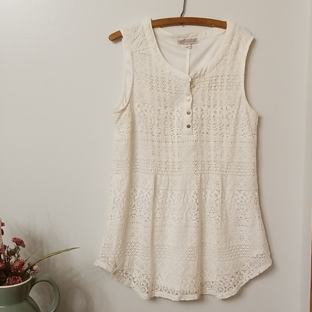Dress Barn lace sleeveless henley blouse
